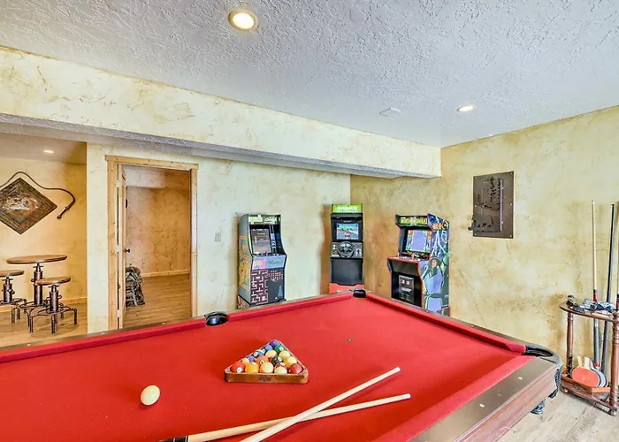 Charming Bedford W/ Private Hot Tub! Сasa de vacaciones Thayne