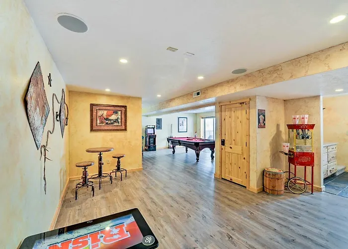 Charming Bedford W/ Private Hot Tub! Сasa de vacaciones Thayne